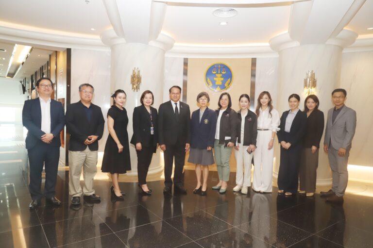 สมาคมฯเข้าพบ นายโกมล พรมเพ็ง อธิบดีกรมพินิจและคุ้มครองเด็กและเยาวชน